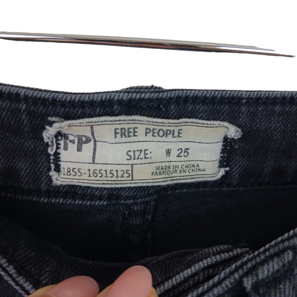 Free People SZ 25 Black High Rise Fringe Hem Jeans With BOHO Leg Cutouts - Picture 5 of 7